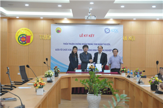 Ký kết thỏa thuận hợp tác và chứng nhận trung tâm khảo thí ICDL tại trường Cao đẳng Kinh tế Công nghiệp Hà Nội